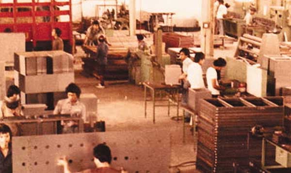 Pembangunan unit produksi tahun 1974